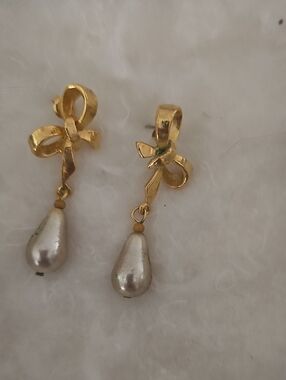 Gold Bow Earrings with Pearl Teardrops